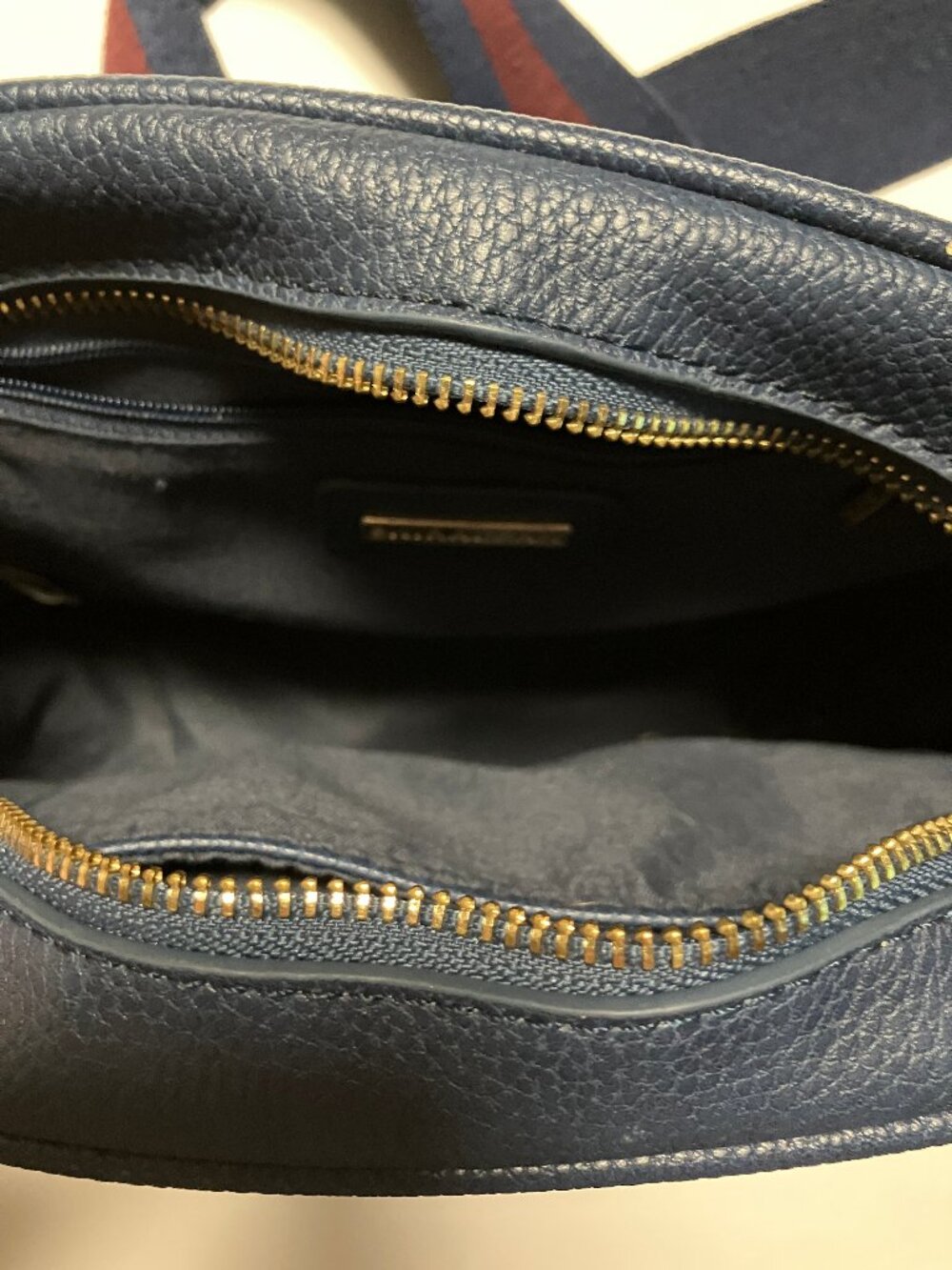Shiraleah "Hale" Quilted Camera Crossbody Bag, Navy Blue Vegan Faux Suede - Picture 3 of 8